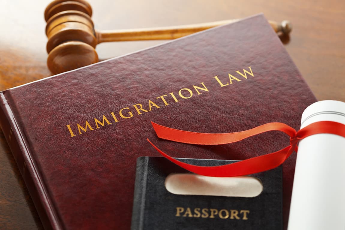 The Advantages of Using an Immigration Lawyer to Represent You