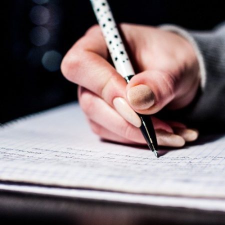 Benefits of using an essay writing service